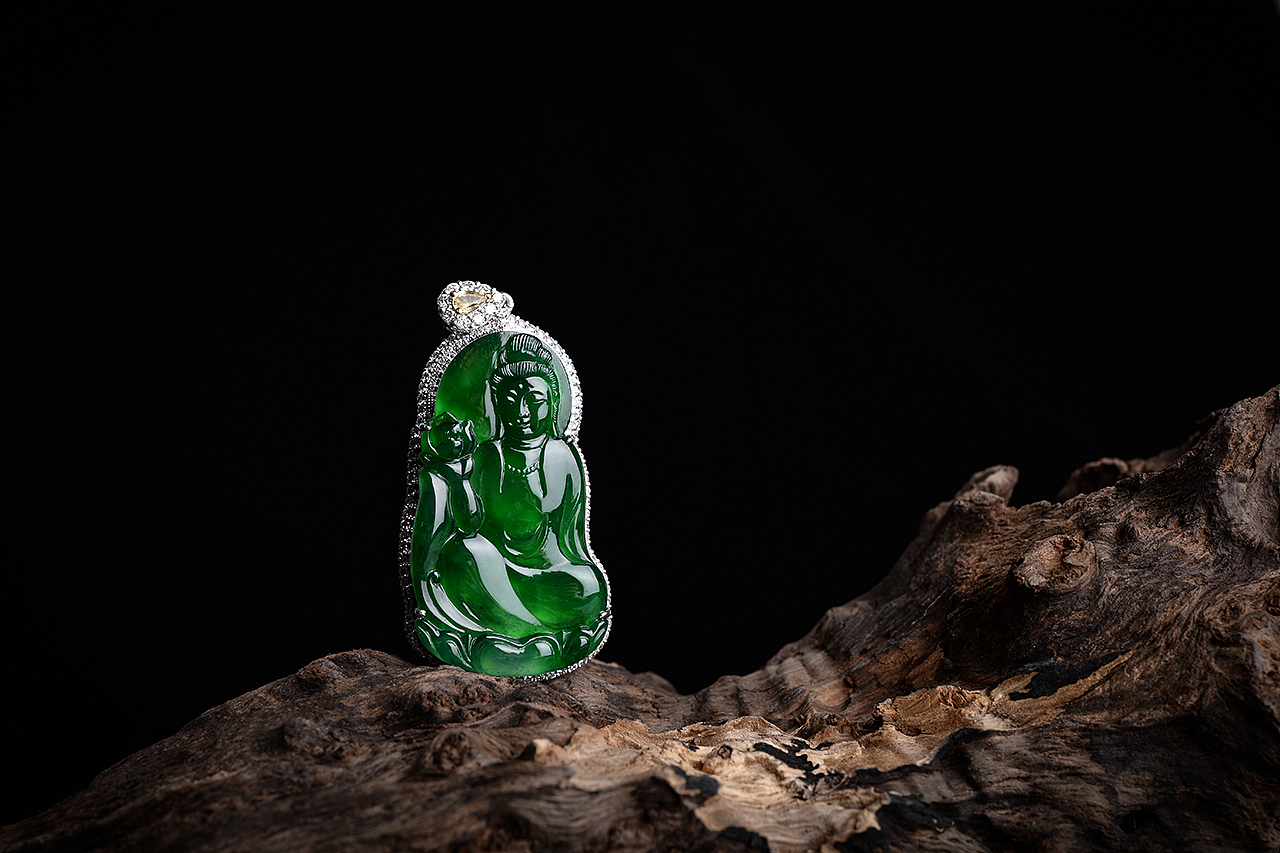 翠色流光 翡翠產(chǎn)品攝影的原創(chuàng)藝術(shù)探索